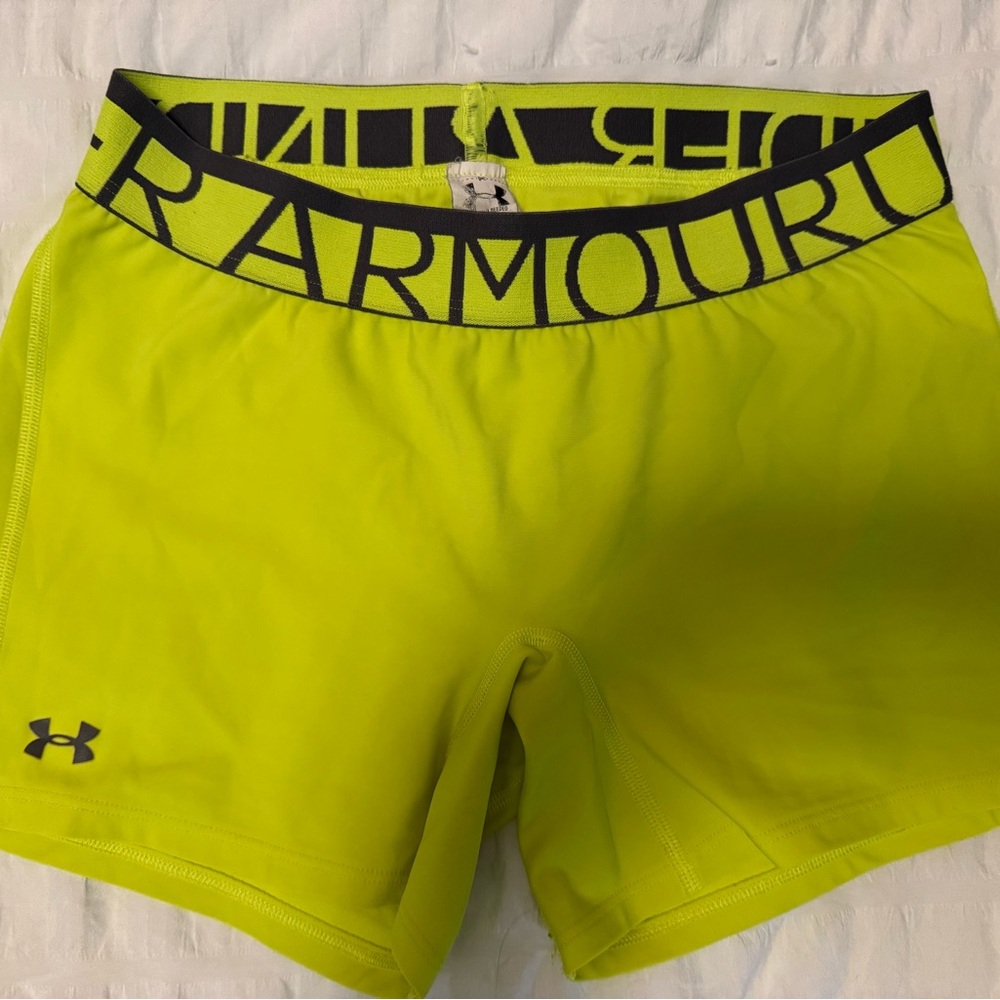 Under Armour‎ Women's Bright Yellow Athletic medium Shorts neon